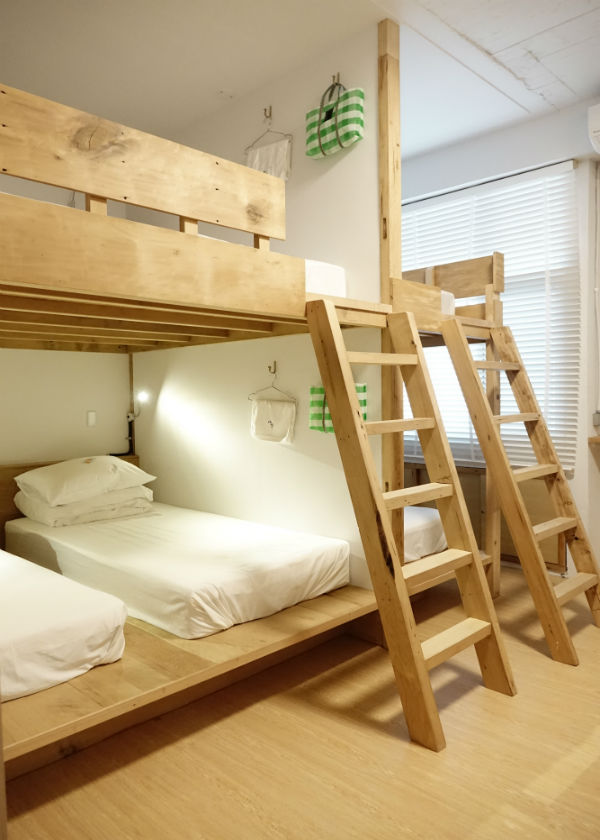 女朋友六人房裡的一張床 Bed in Women′s 6-Bed Dorm
